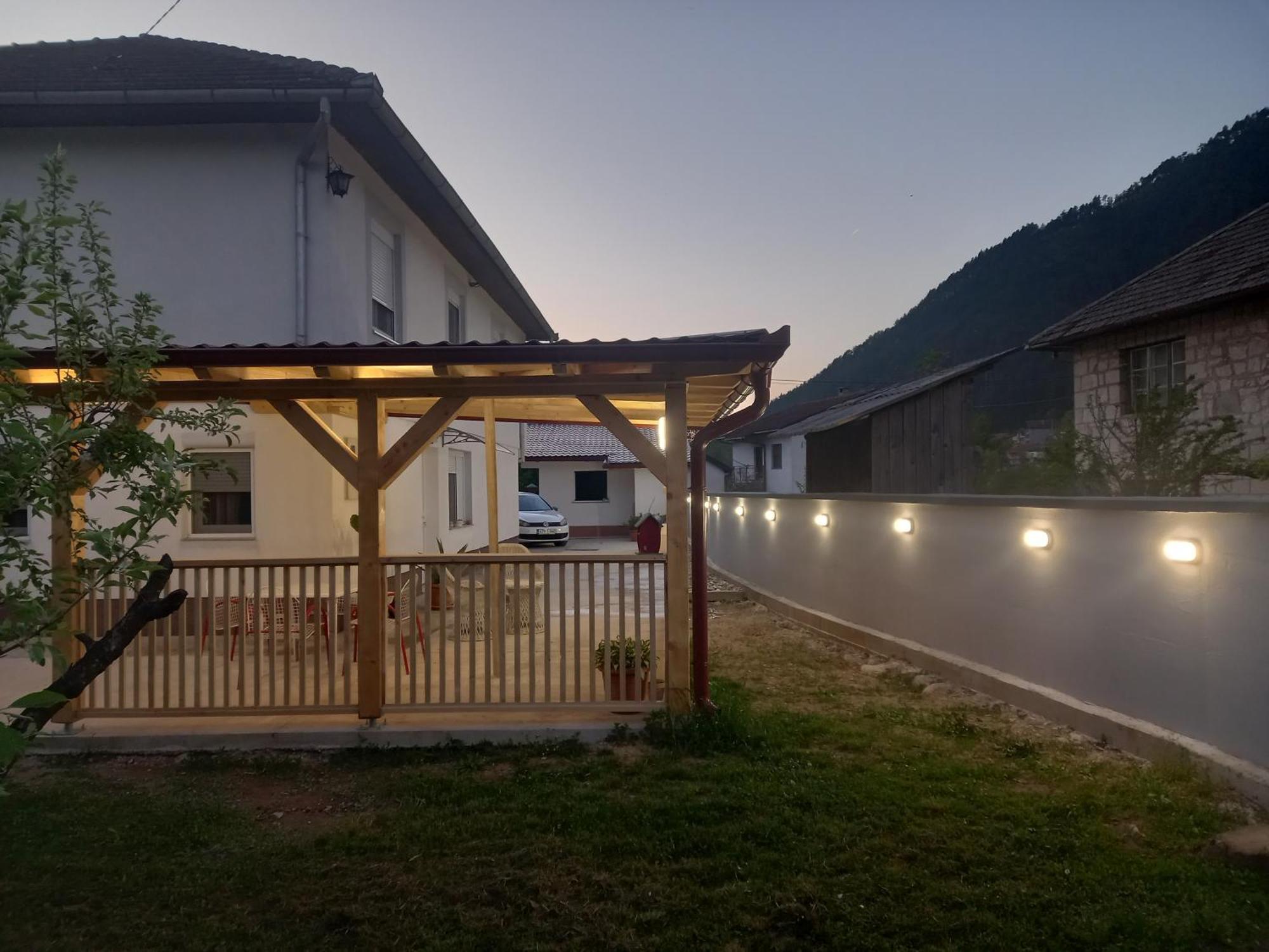 Apartman Neretva コニツ エクステリア 写真