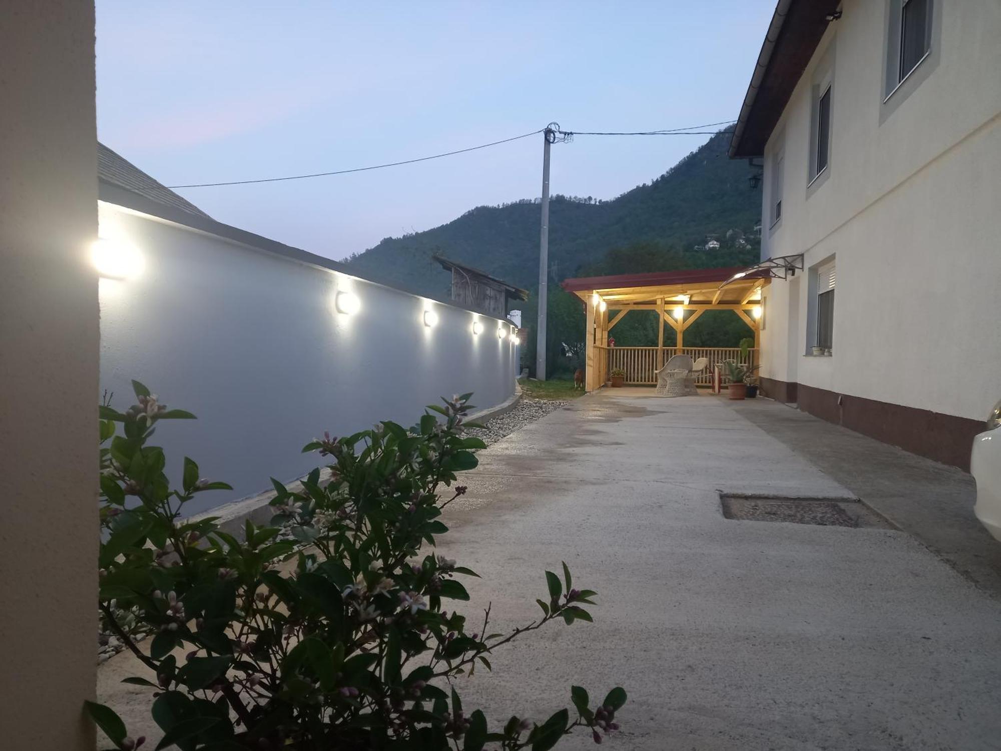 Apartman Neretva コニツ エクステリア 写真